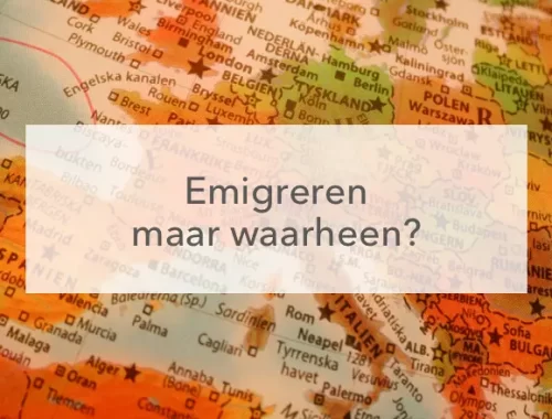 landkaart van Europa en Noord Afrika, in sepia kleuren, met in het midden de tekst "emigreren maar waarheen?"