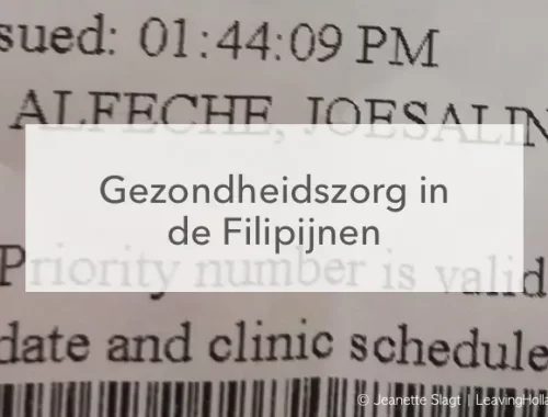 nummertje voor het ziekenhuis ind e Filipijnen wat bij de receptie wordt uitgereikt, in het midden de tekst: "gezondheidszorg in de Filipijnen"