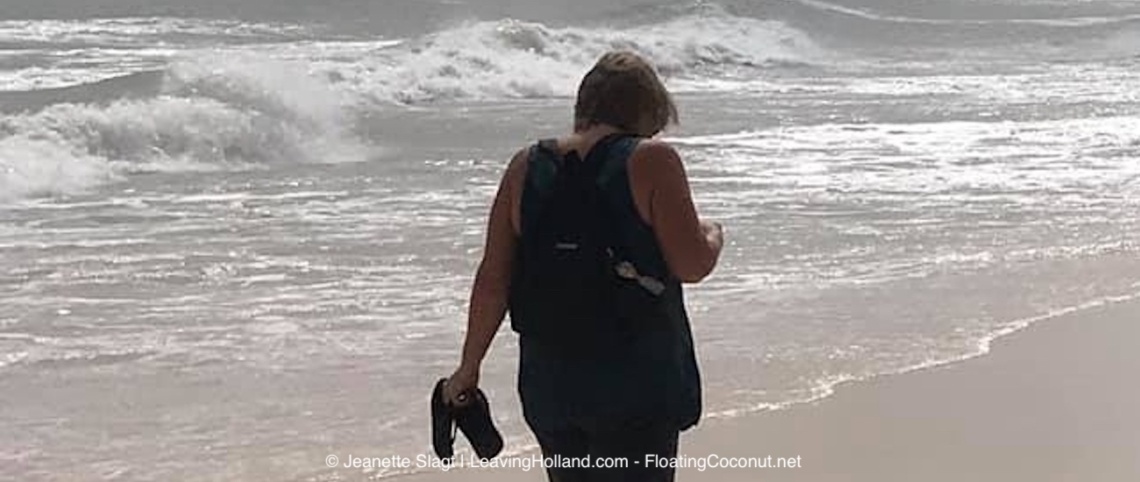 jeanette slagt op het strand