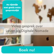 laptop wereldkaart boekenkast adviesgesprek digitale nomade