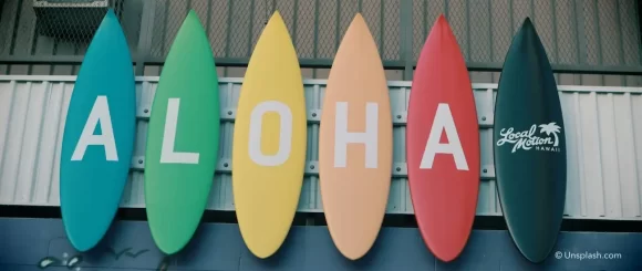 surfboards met de tekst aloha