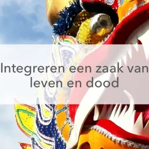 Integratie zaak leven of dood met Chinese draak blauwe lucht