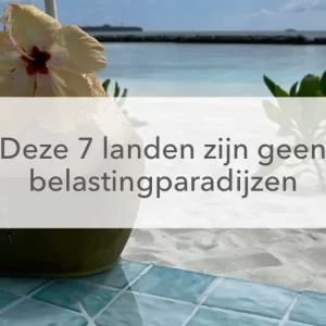 kokosnoot drankje op strand