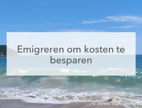 blauwe zee blauwe lucht, emigreren om kosten te besparen