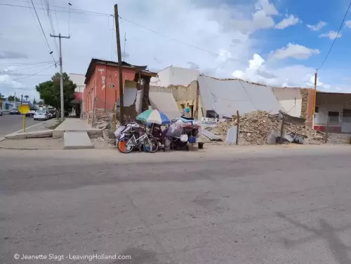 Daklozen, ook in Caborca. 