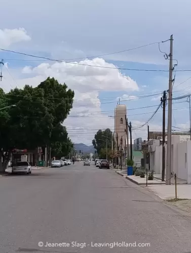 De hoofdstraat van Caborca