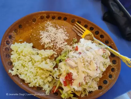 Lunch: tacos dorados de pollo