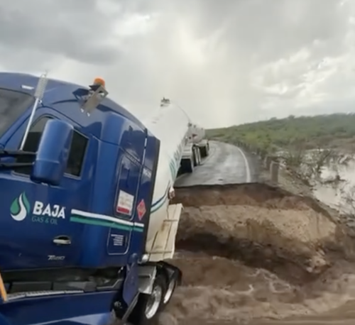 wegverzakking Carretera Transpeninsular bij La Yoca - San Ignacio BCS
